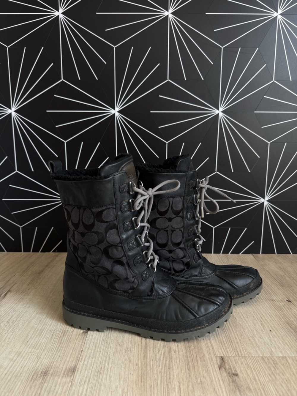 Coach Laura Signature Boots Lace-Up Winter Boots